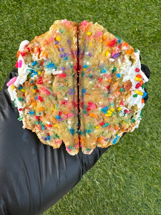 FUNFETTI CAKE